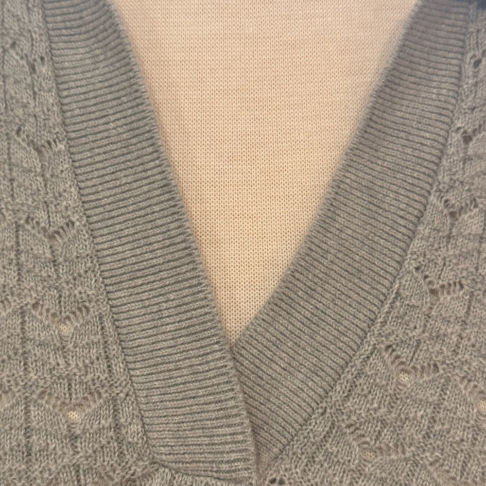 Barefoot Dreams Gray V-Neck Sweater - Picture 2 of 9